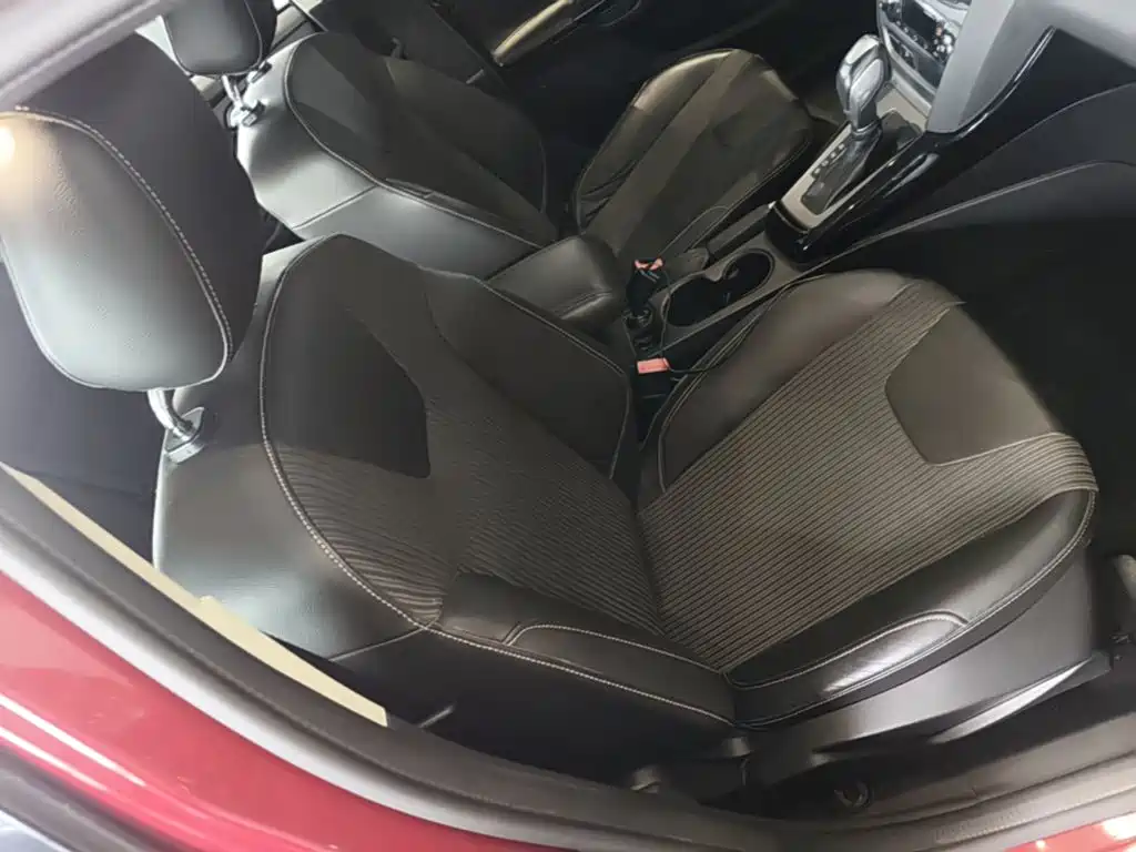 Фото 25 - Ford Focus
