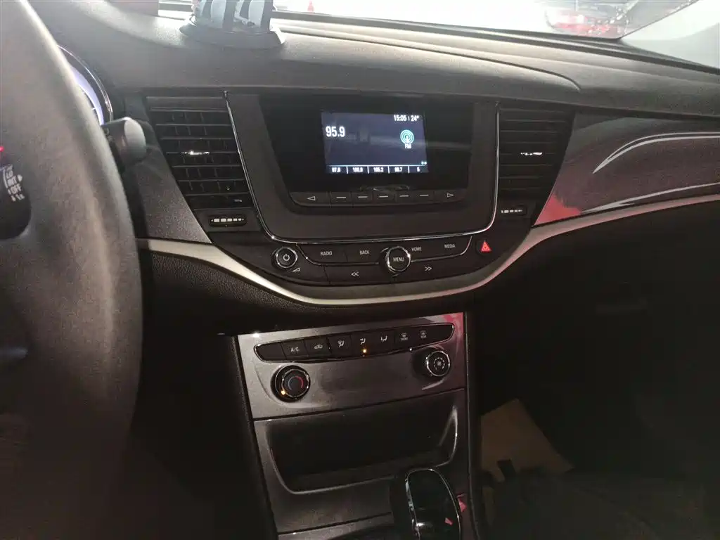 Buick Verano 2016 Hatchback 15S Auto Progressive фото 5