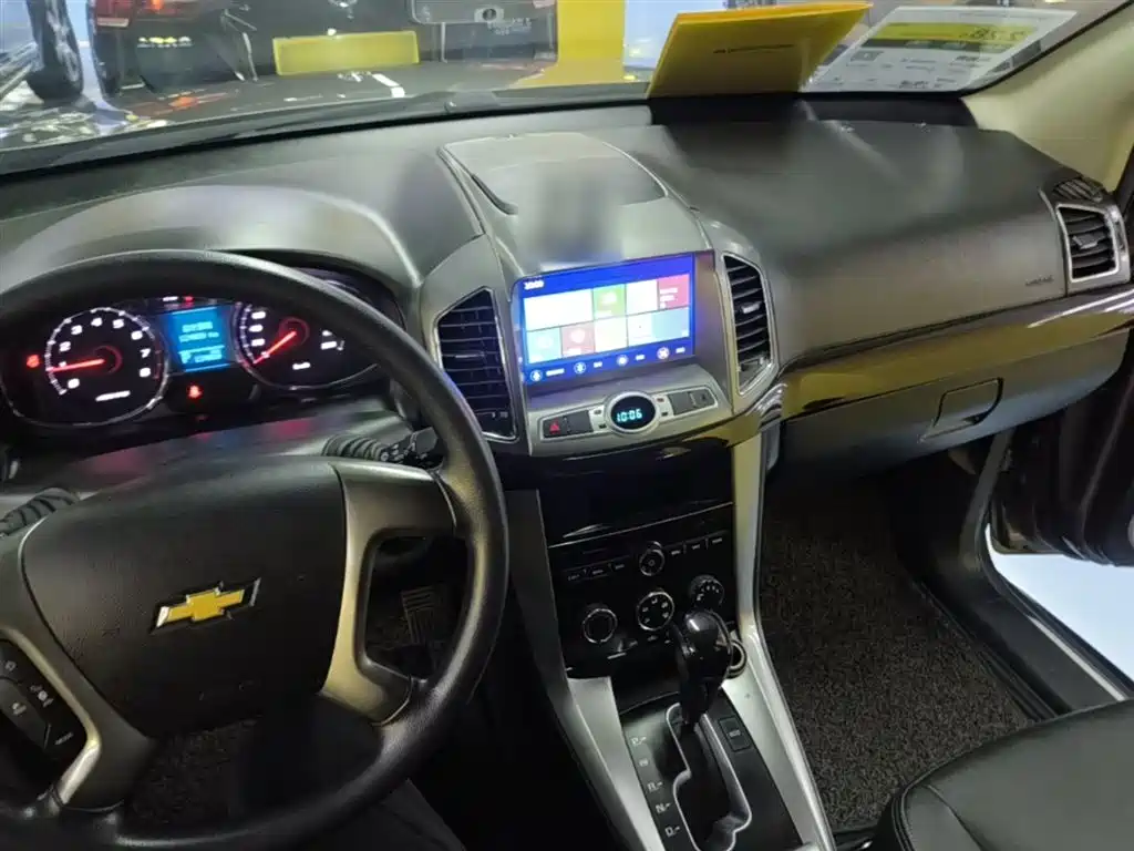 Chevrolet Captiva 2015 2.4L 2WD Urban Edition 7-seater фото 10