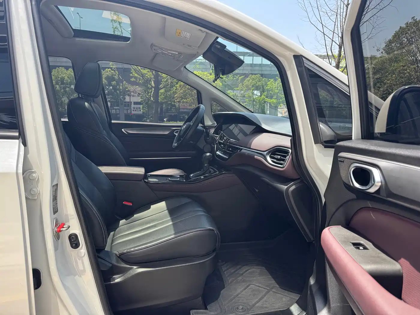 GAC Trumpchi Trumpchi M6 2023 PRO 270T DCT Luxury Edition фото 16