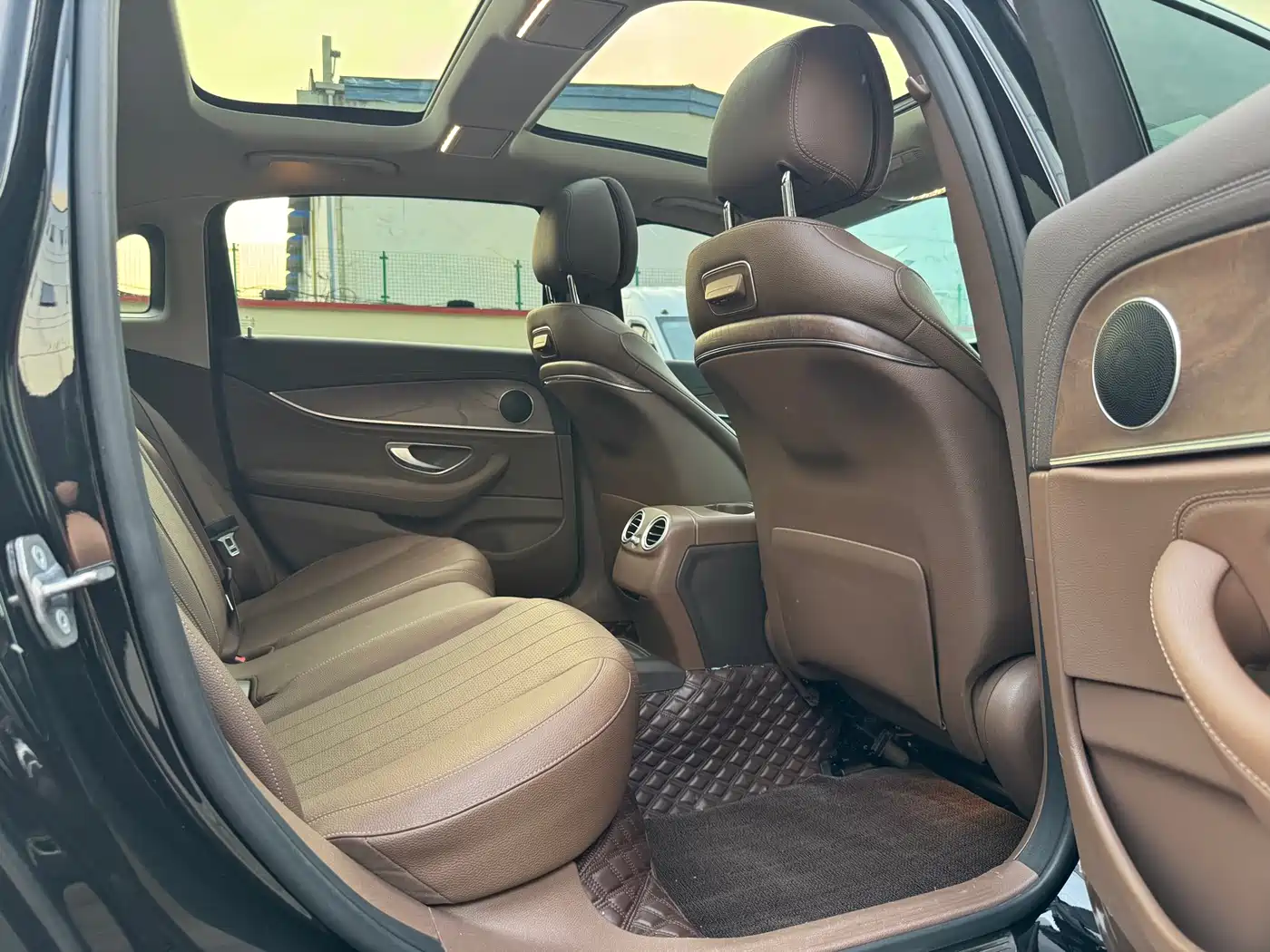 Mercedes-Benz E-Class 2019 E 300 L Fashion фото 12