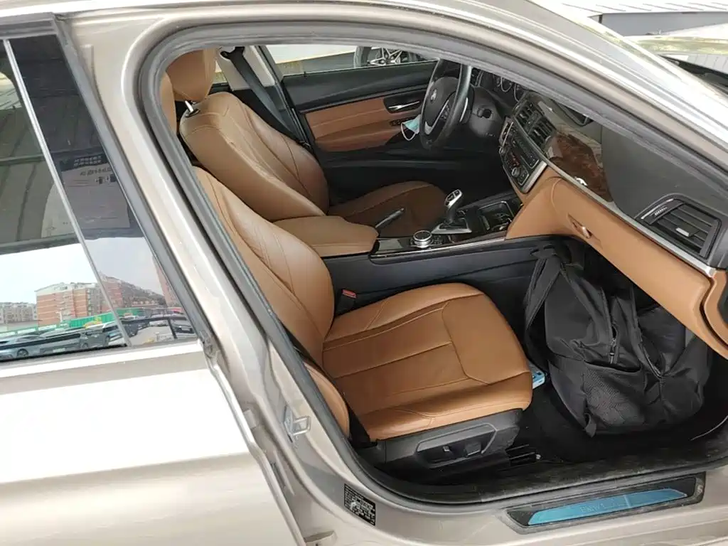 Фото 25 - BMW 3 Series