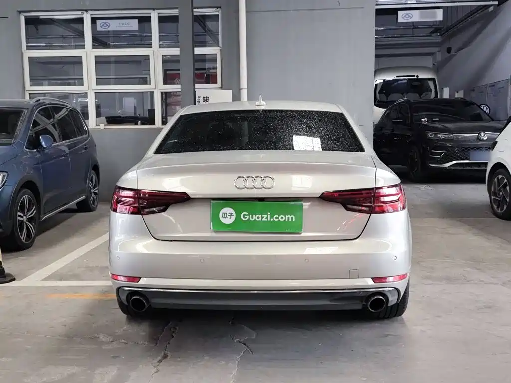 Фото 6 - Audi A4L