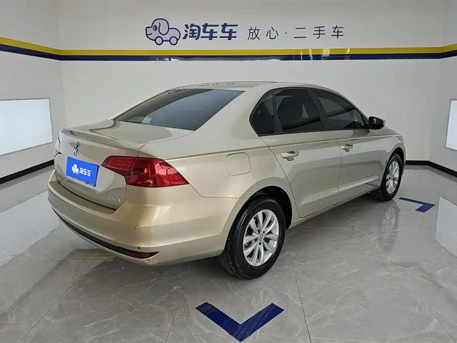Volkswagen Bora 2018 1.5L Automatic Fashion фото 3
