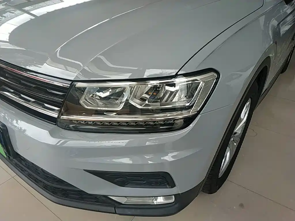 Фото 24 - Volkswagen Tiguan
