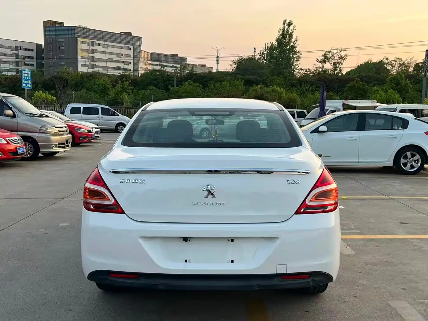 Peugeot 308 2013 Model 1.6L Automatic Superior Style фото 10
