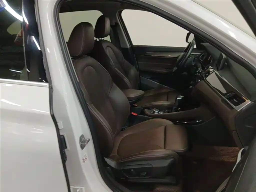 BMW X1 2019 xDrive20Li Premium Model фото 25