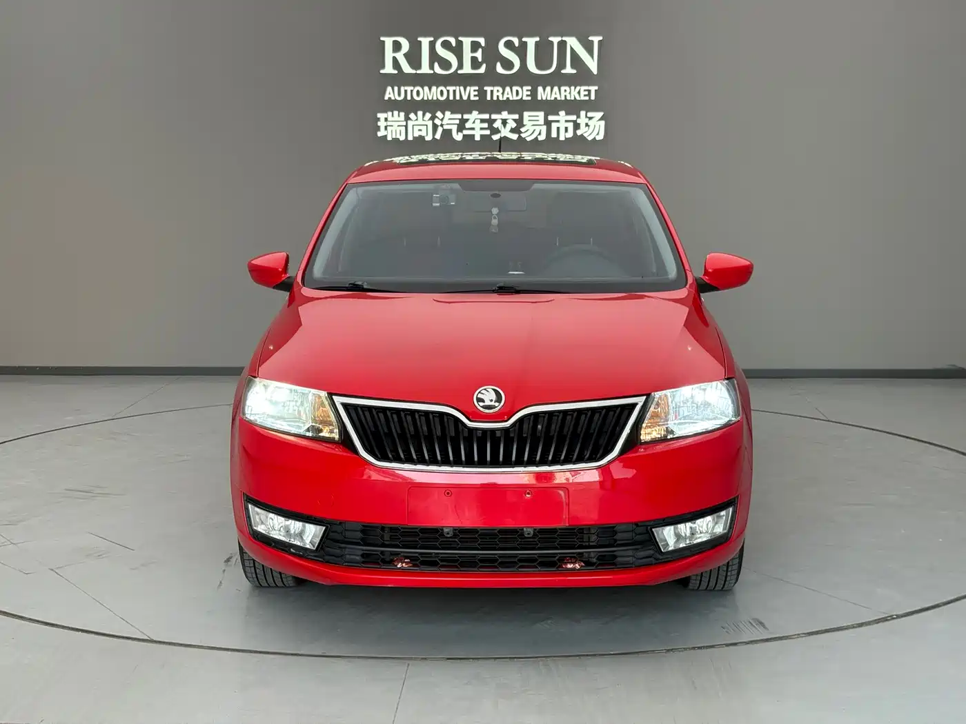 Škoda Skoda Rapid Spaceback 2018 2016 Facelift 1.6L Automatic Innovation Edition