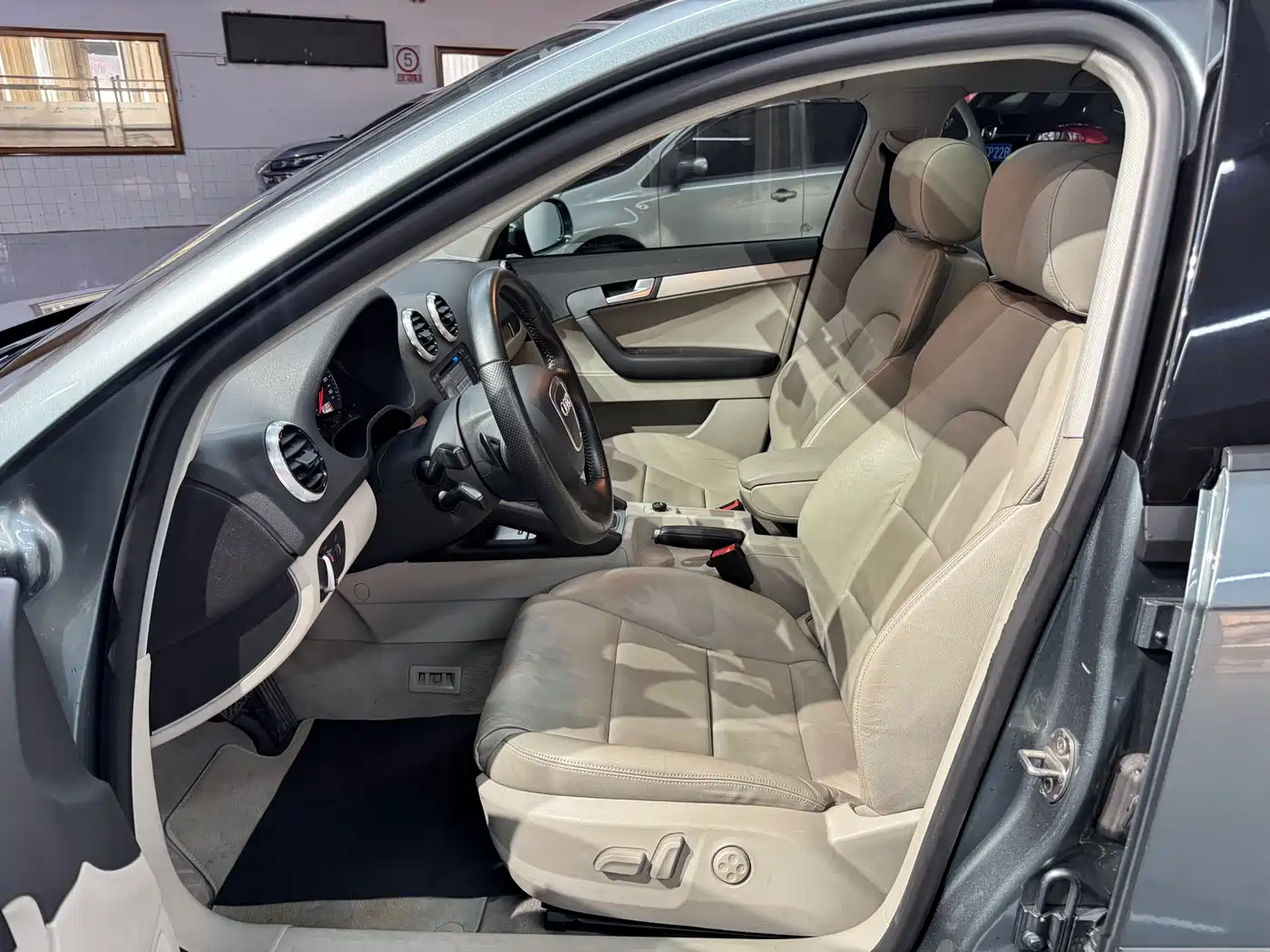 Audi A3 (Import) 2010 Sportback 1.8T Premium Model фото 13