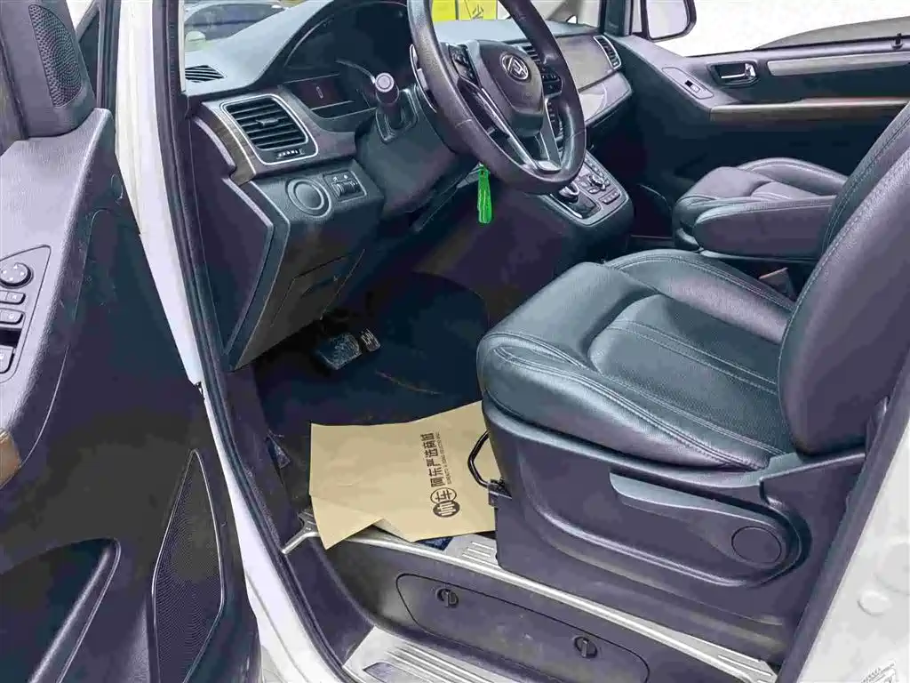 SAIC Maxus Maxus G10 2021 2.0T Automatic Elite Edition Gasoline 7-Seater фото 9