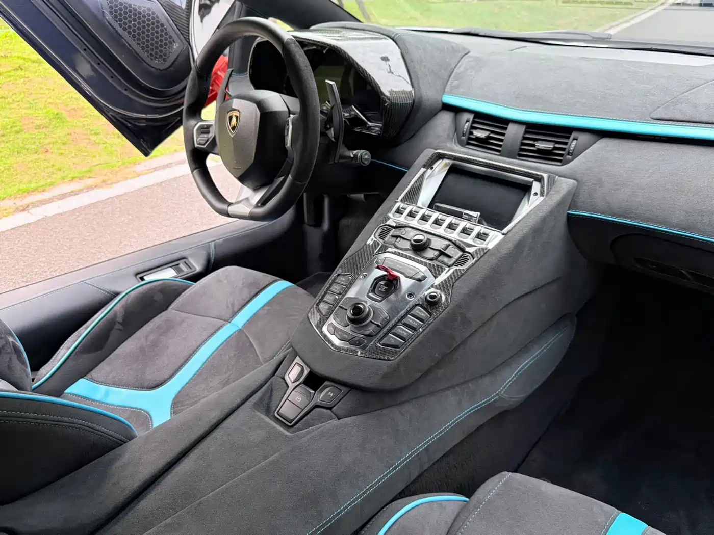 Lamborghini Aventador 2012 2011 LP 700-4