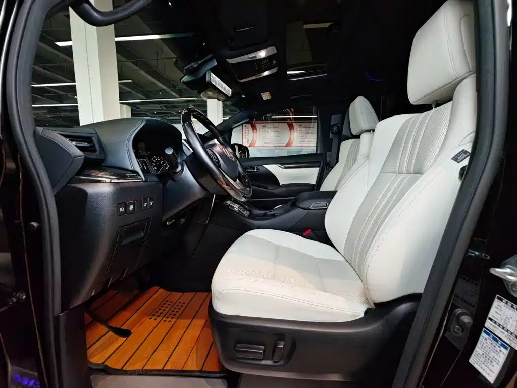 Lexus LM 2021 2020 300h 4-Seat Imperial Edition