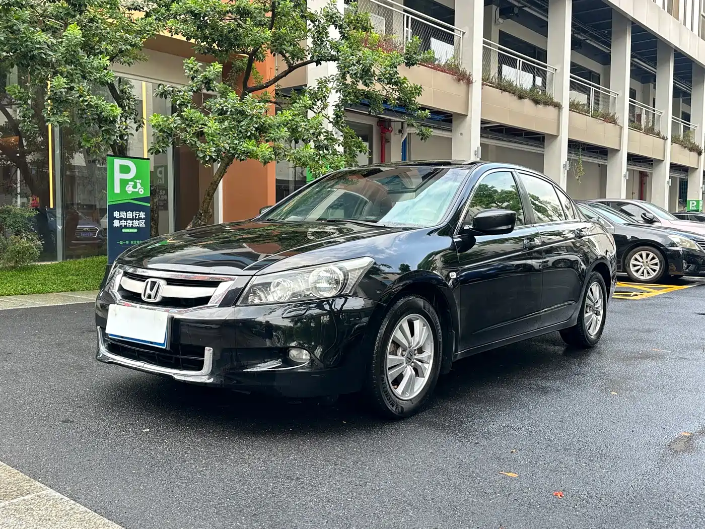 Фото 1 - Honda Accord