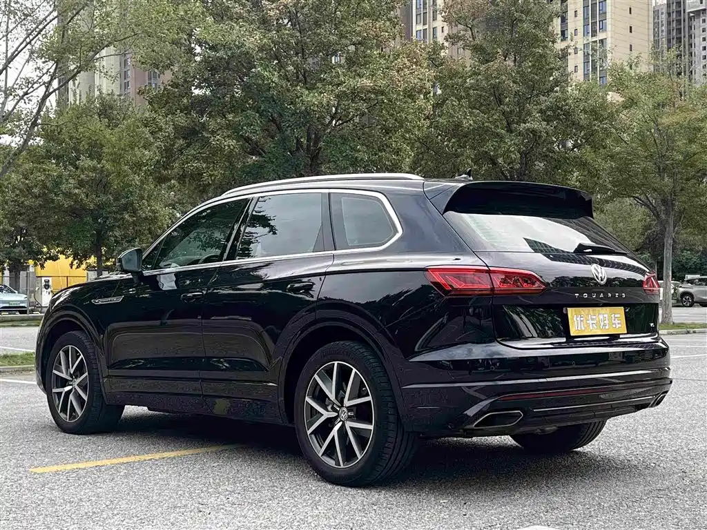 Volkswagen Touareg 2022 2021 3.0TSI R-Line Classic Sport Package