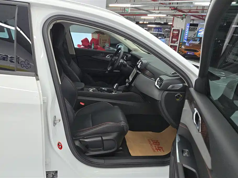 Lynk & Co 02 2018 1.5T DCT 2WD Power Edition China V фото 8