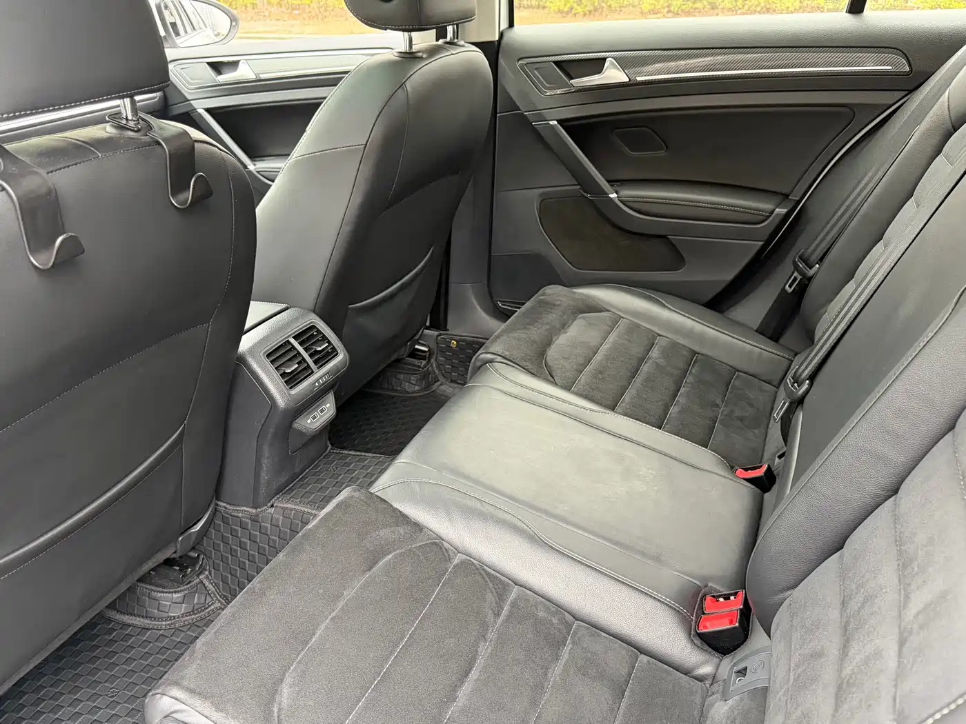 Volkswagen Golf 2020 Beloved Edition 280TSI DSG Luxury фото 8
