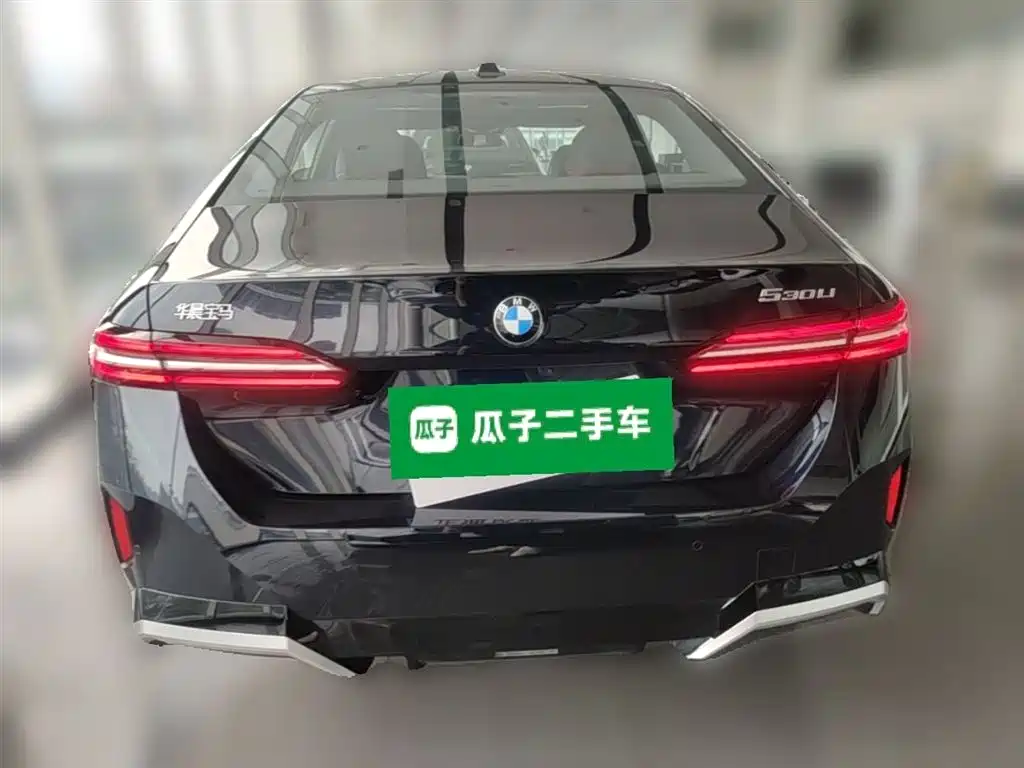 BMW 5 Series 2025 530Li Premium M Sport Package фото 10