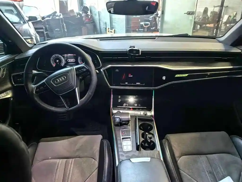 Audi A6L 2023 45 TFSI Premium Selection Elegance фото 8