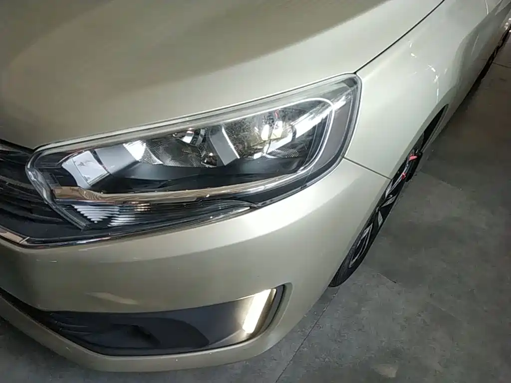 Citroën C4 C-Quatre 2017 2016 1.6L Automatic Luxury Model