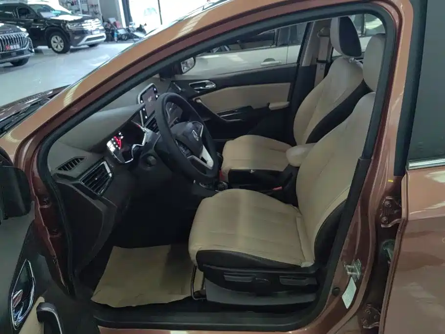 Baojun 310W 2018 2017 1.5L Manual Luxury China V