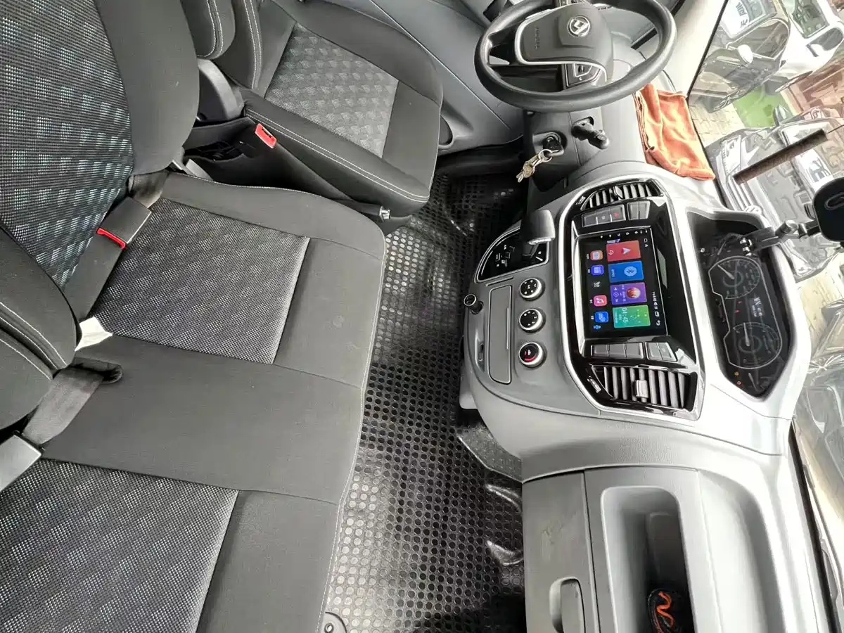 SAIC Maxus Xintu V80 2023 2.0T AMT Classic Aoyun Power Edition Short Wheelbase Ultra-low Roof 5/6 Seats фото 4