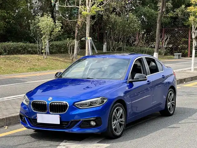 BMW 1 SERIES