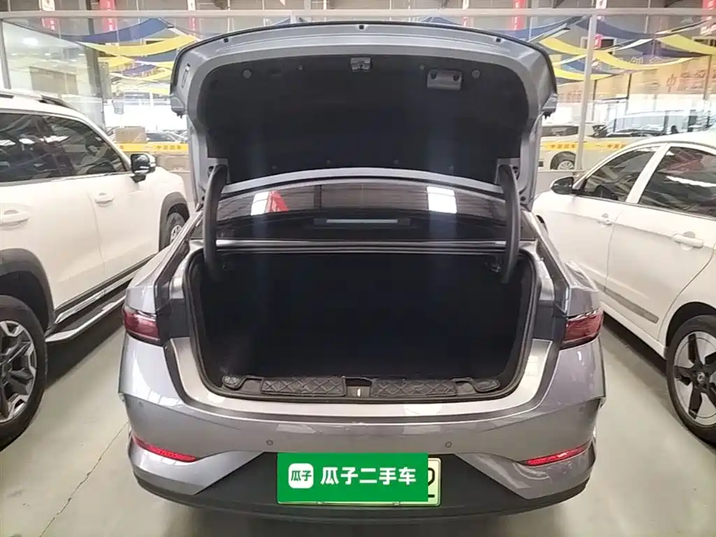 BYD Qin PLUS 2025 DM-i Smart Drive 55KM Leader фото 19