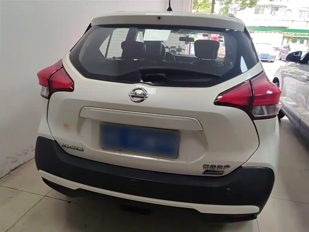 Nissan Kicks 2018 2017 1.5L CVT Cool Edition