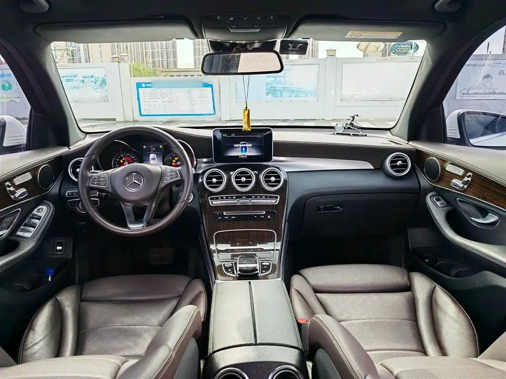 Mercedes-Benz GLC 2018 GLC 260 4MATIC Luxury фото 8