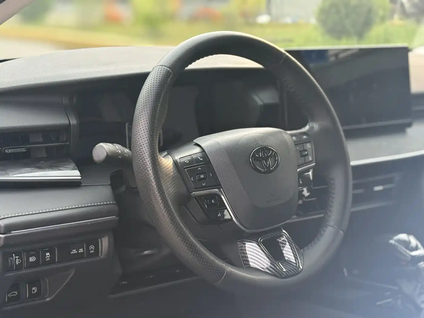 Toyota Camry 2024 2.0GVP Luxury Edition фото 10