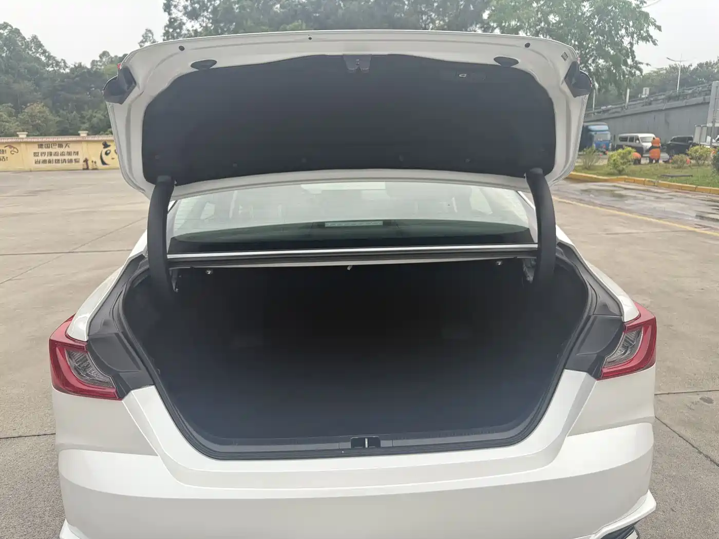 Toyota Camry 2024 2.0GVP Luxury Edition фото 20