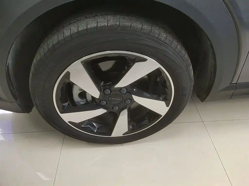 Lynk & Co 06 EM-P 2020 PHEV Plus фото 25