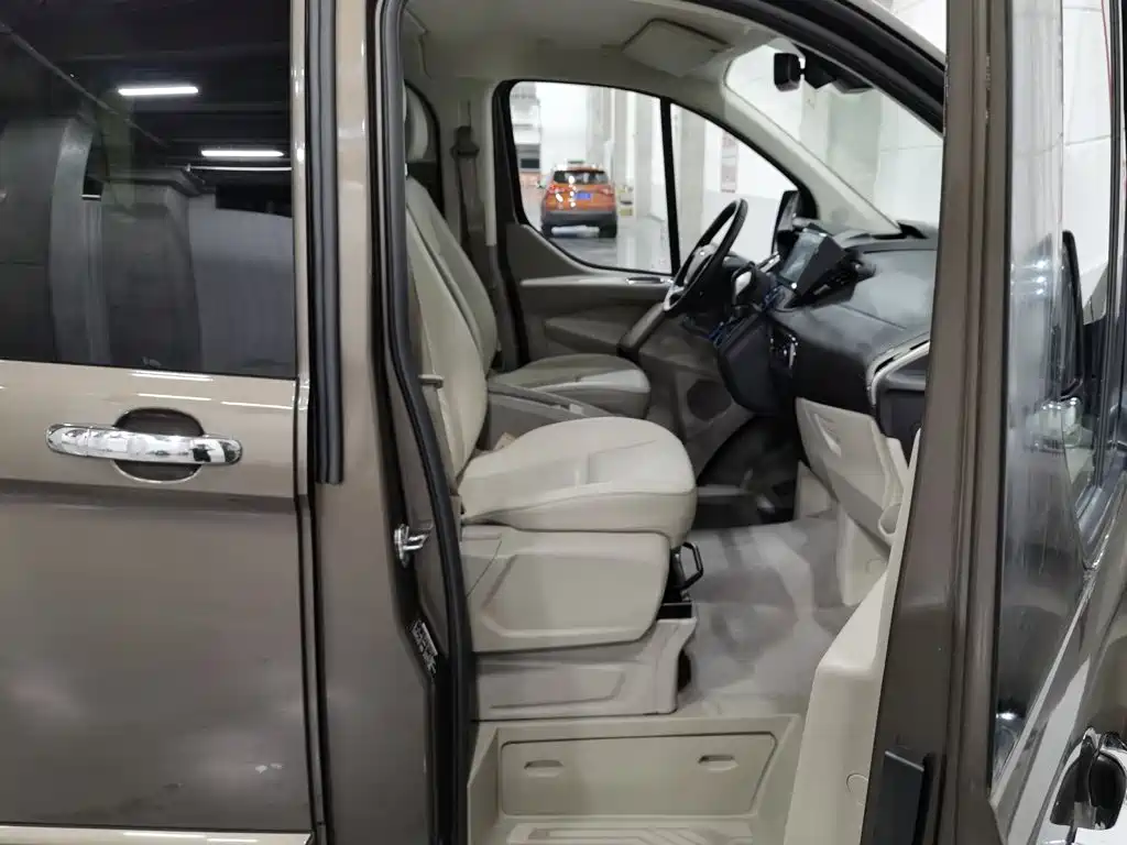 Ford Tourneo 2018 2017 2.0T Automatic Elite Edition