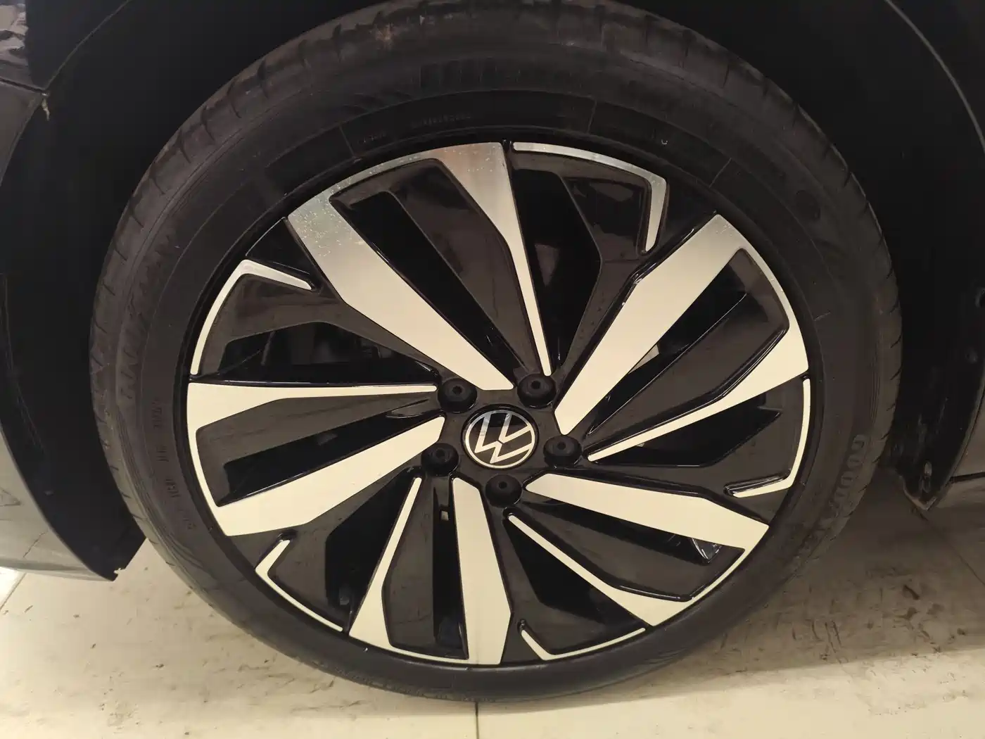 Volkswagen Passat 2023 Facelift 330TSI Luxury Edition фото 5