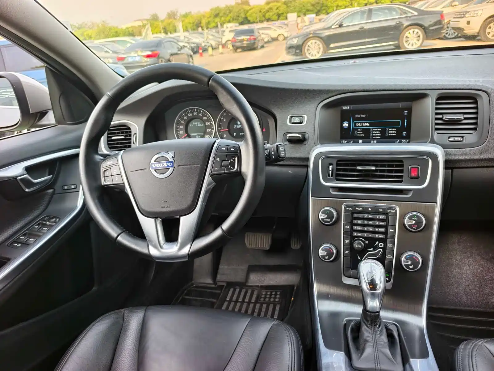 صورة 21 - Volvo V60