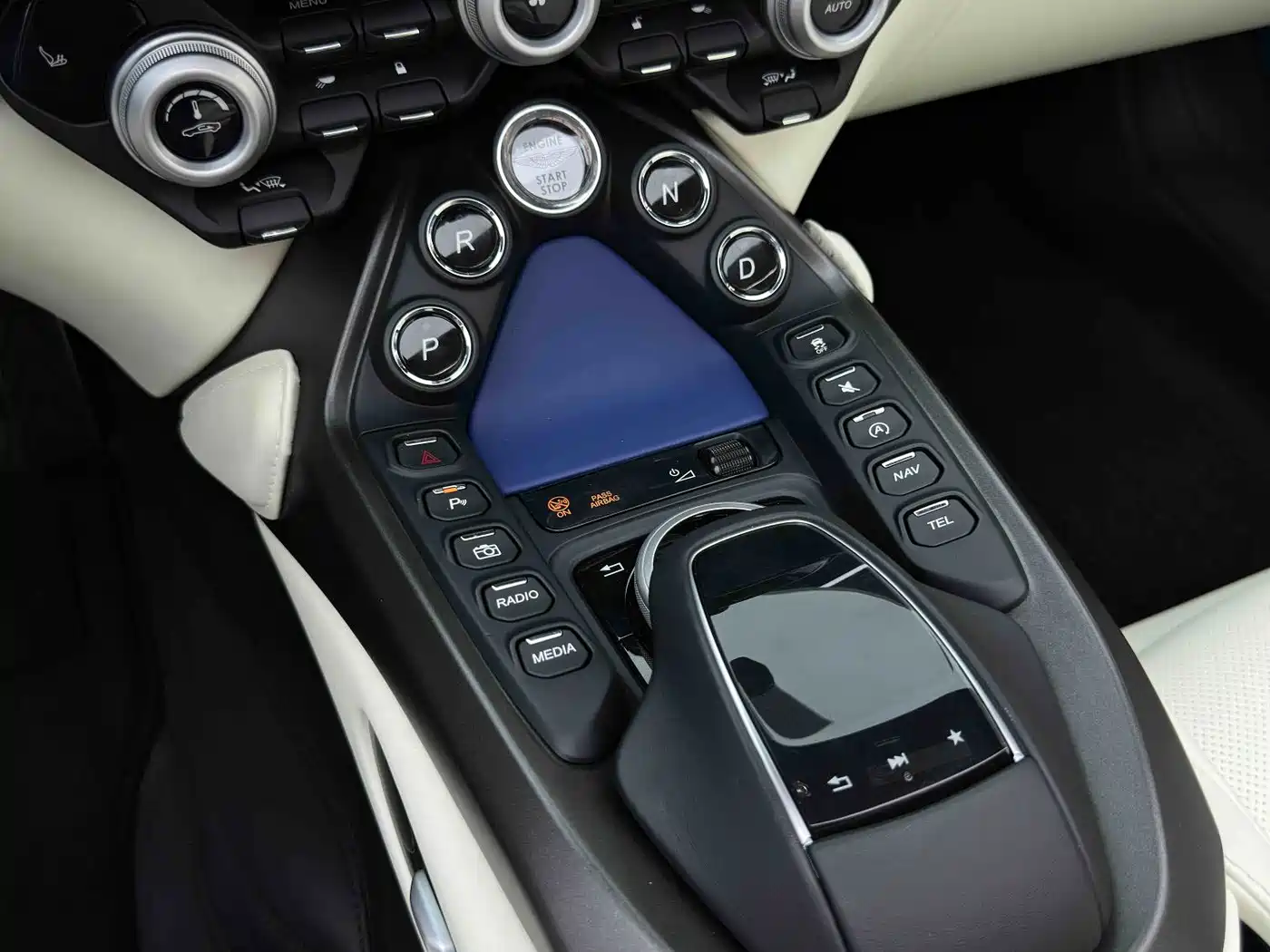 Aston Martin Vantage 2022 2022 4.0T V8 Roadster