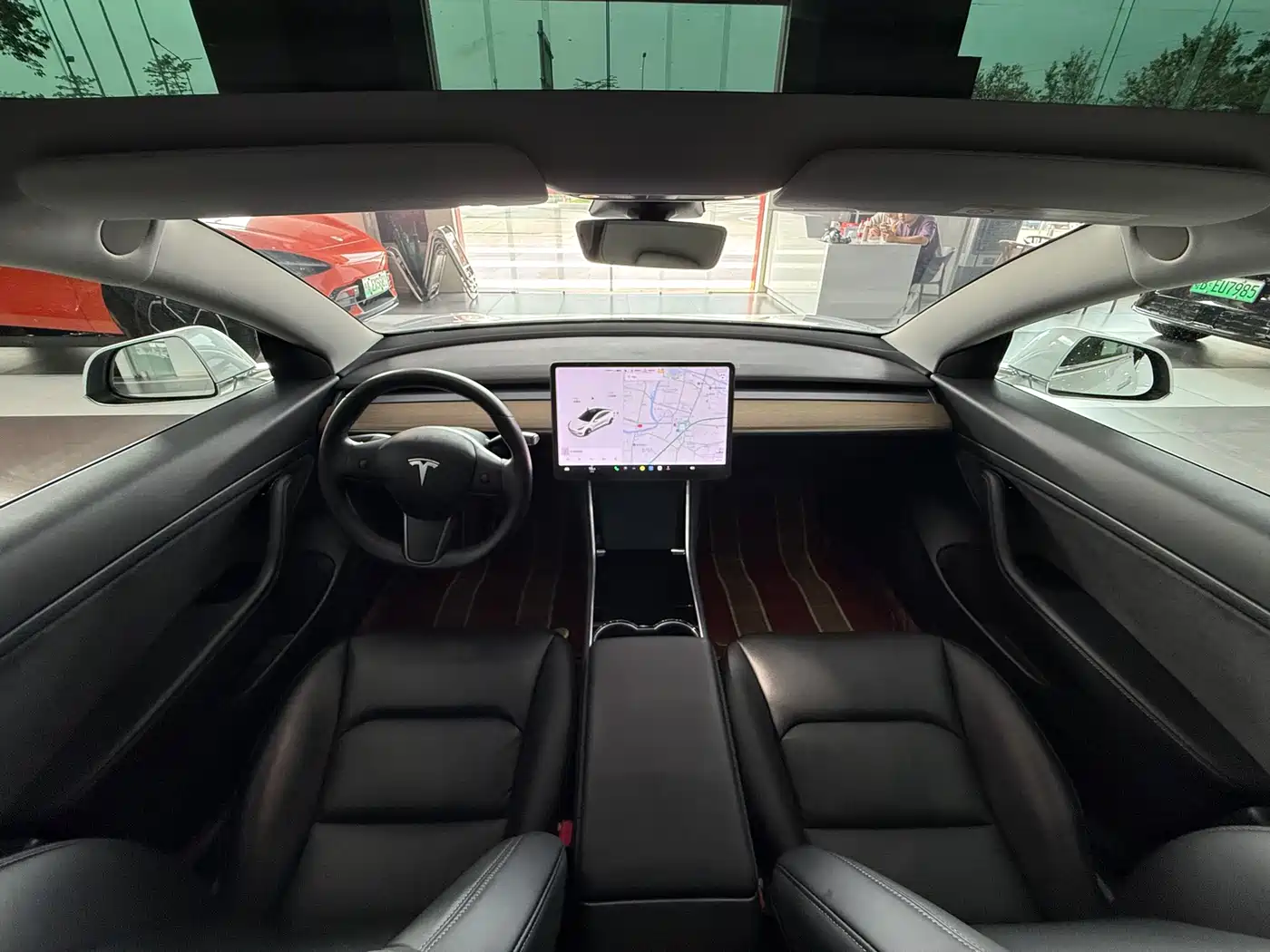 TESLA MODEL 3