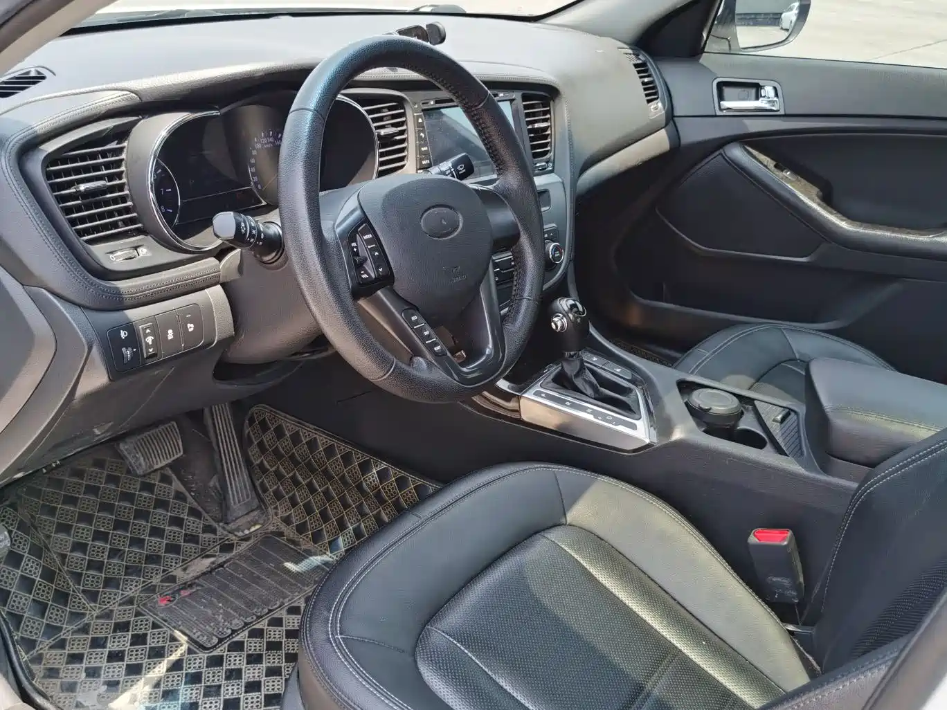 Kia K5 2012 2.0L Automatic DLX фото 4
