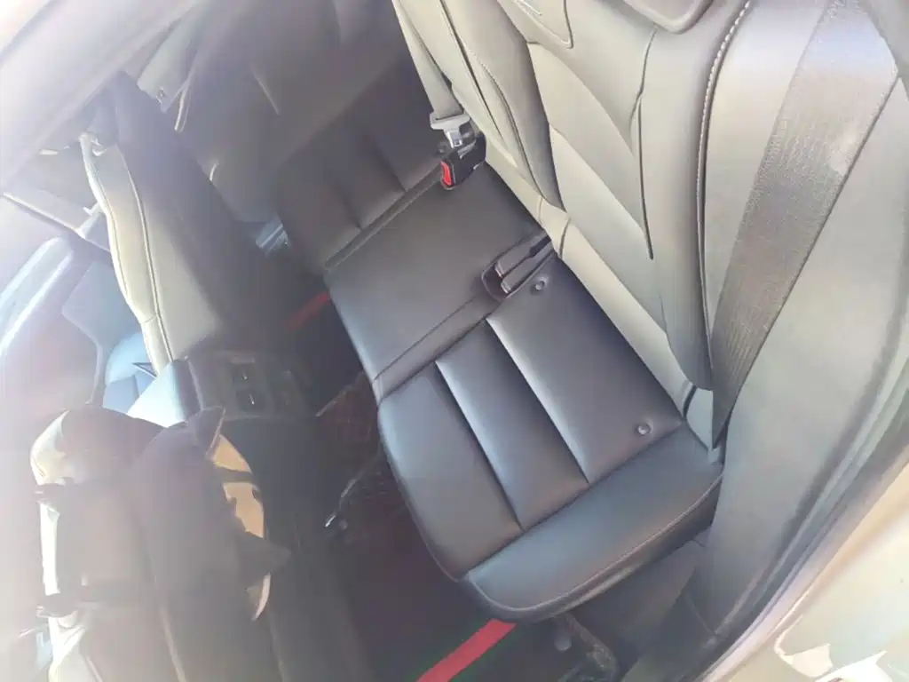 Фото 17 - Cadillac XT4