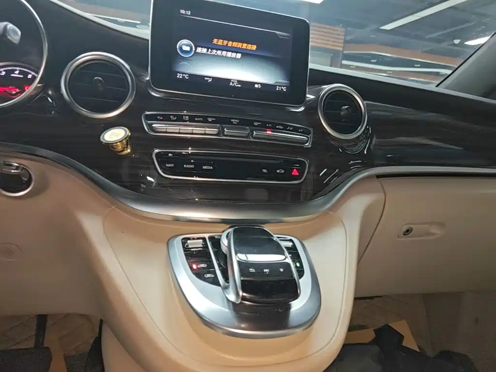 Mercedes-Benz V-Class 2017 2016 V 260 Navigator