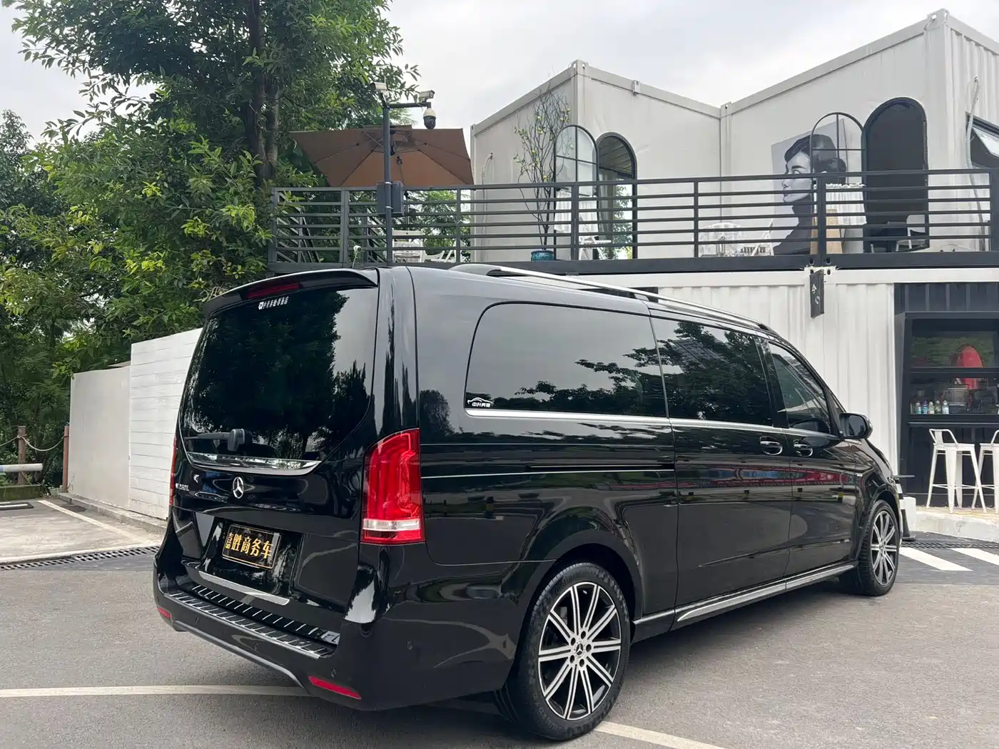 Mercedes-Benz V-Class 2022 V 260 L Long Wheelbase Luxury Edition фото 5