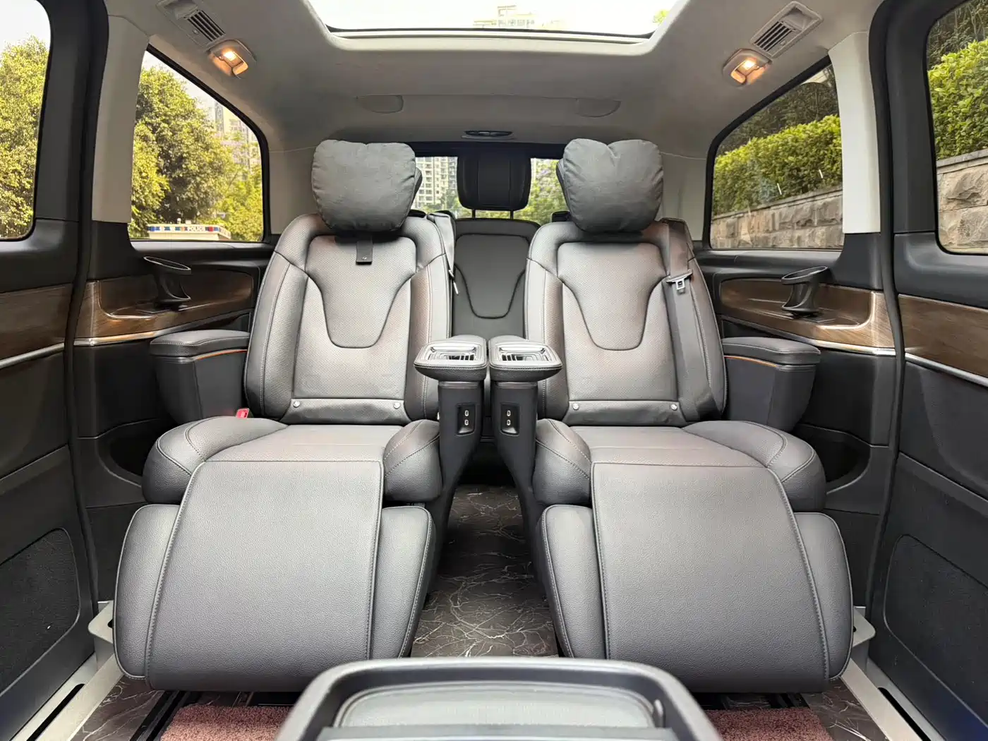 Mercedes-Benz V-Class 2022 V 260 L Long Wheelbase Luxury Edition фото 15