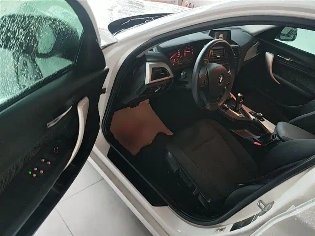 BMW 1 Series (Import) 2013 Facelift 116i Leading Model фото 16