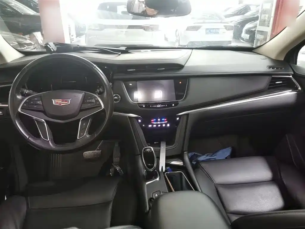 Cadillac XT5 2016 25T Luxury Model фото 10