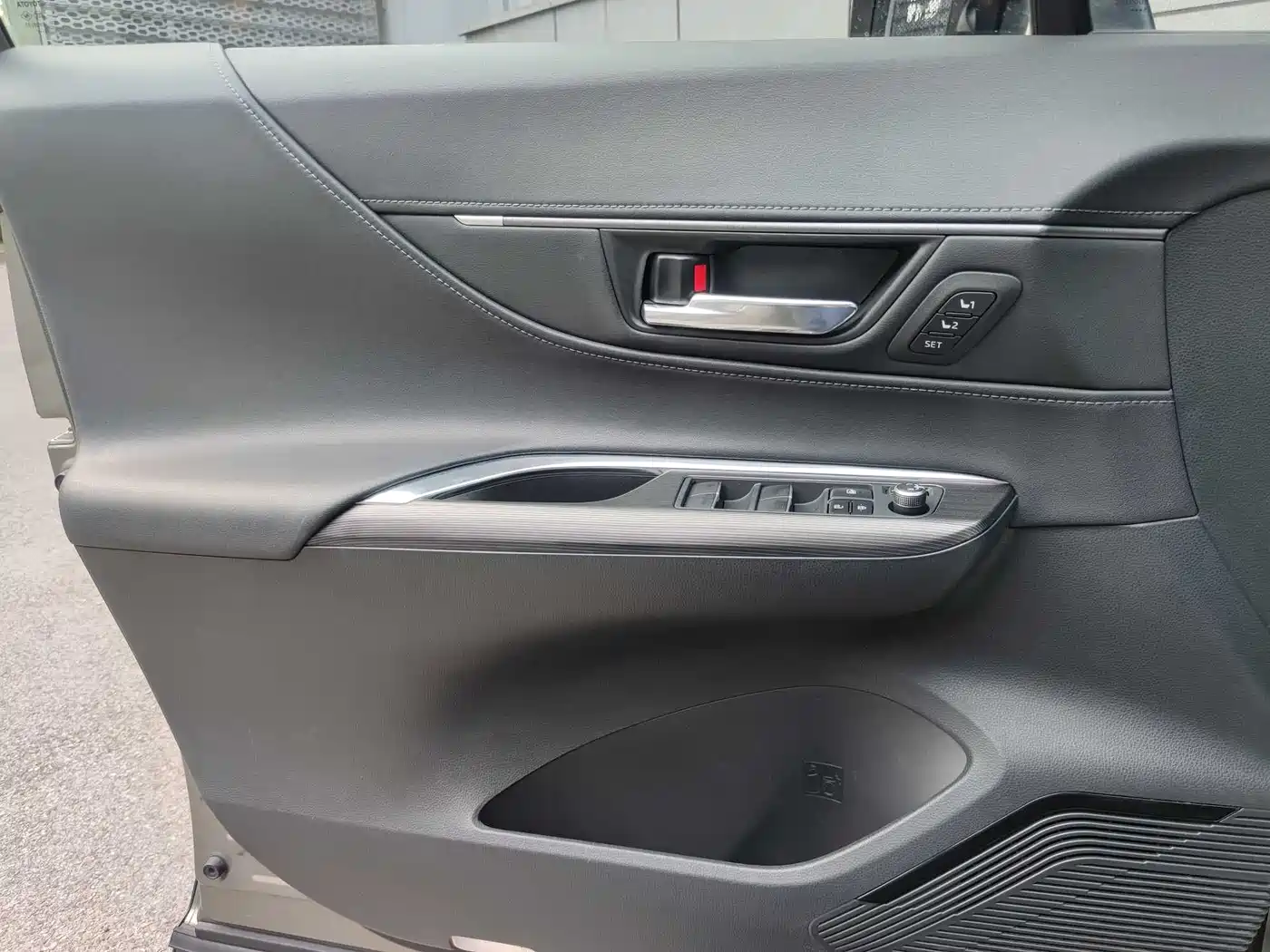 Toyota Lingfang HARRIER 2022 Hybrid 2.5L CVT 4WD Flagship Edition фото 13