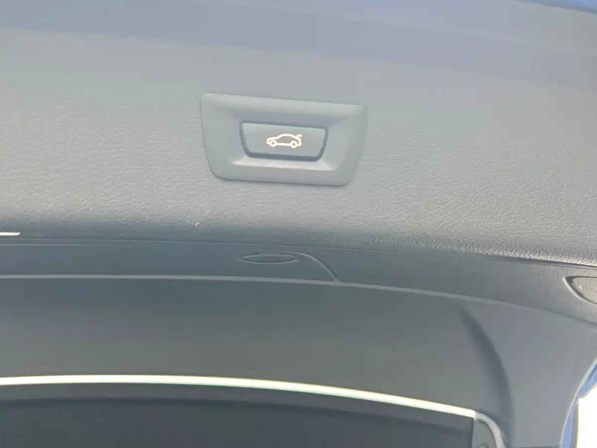 BMW 3 Series GT 2019 320i M Sport Model фото 28