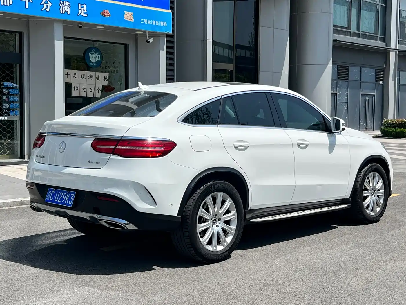 Mercedes-Benz GLE Coupe 2018 GLE 320 4MATIC Coupe SUV фото 6