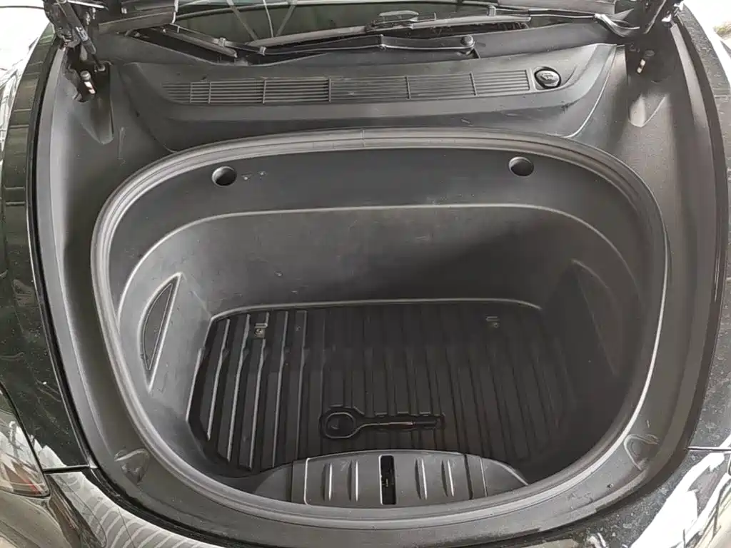 Фото 20 - Tesla Model 3