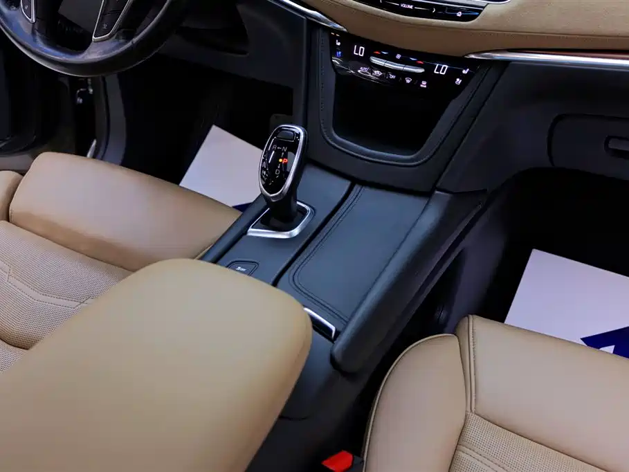 Cadillac XT5 2016 28T AWD Platinum Edition фото 21