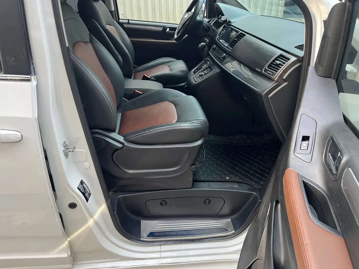 SAIC Maxus Maxus G10 2018 PLUS 2.0T Automatic Executive Edition фото 4